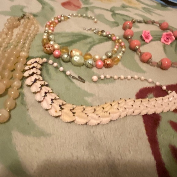 Vintage pink jewelry (AZ) - Picture 3 of 16